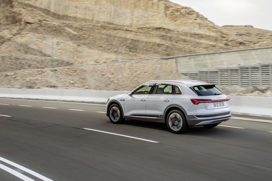  Audi e-tron 55 Quattro 2019 года  (WW) (фото 273 из 452)